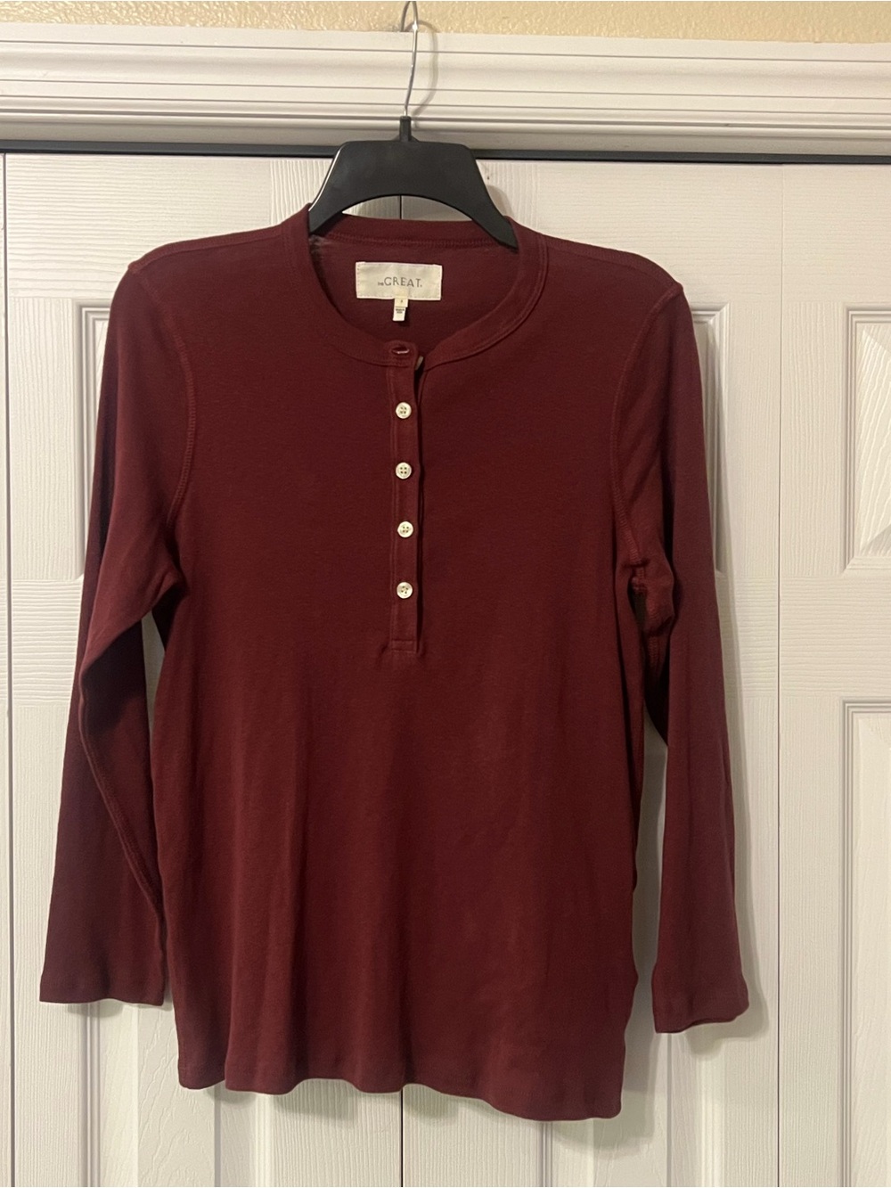The Great Baby Rib Henley Top Size Medium Long Sleeve in Berry